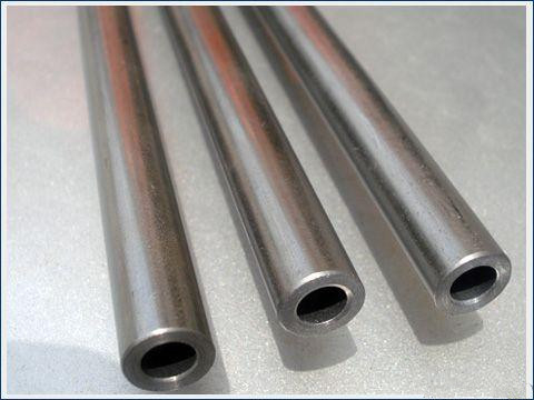 Automobile oil pipe